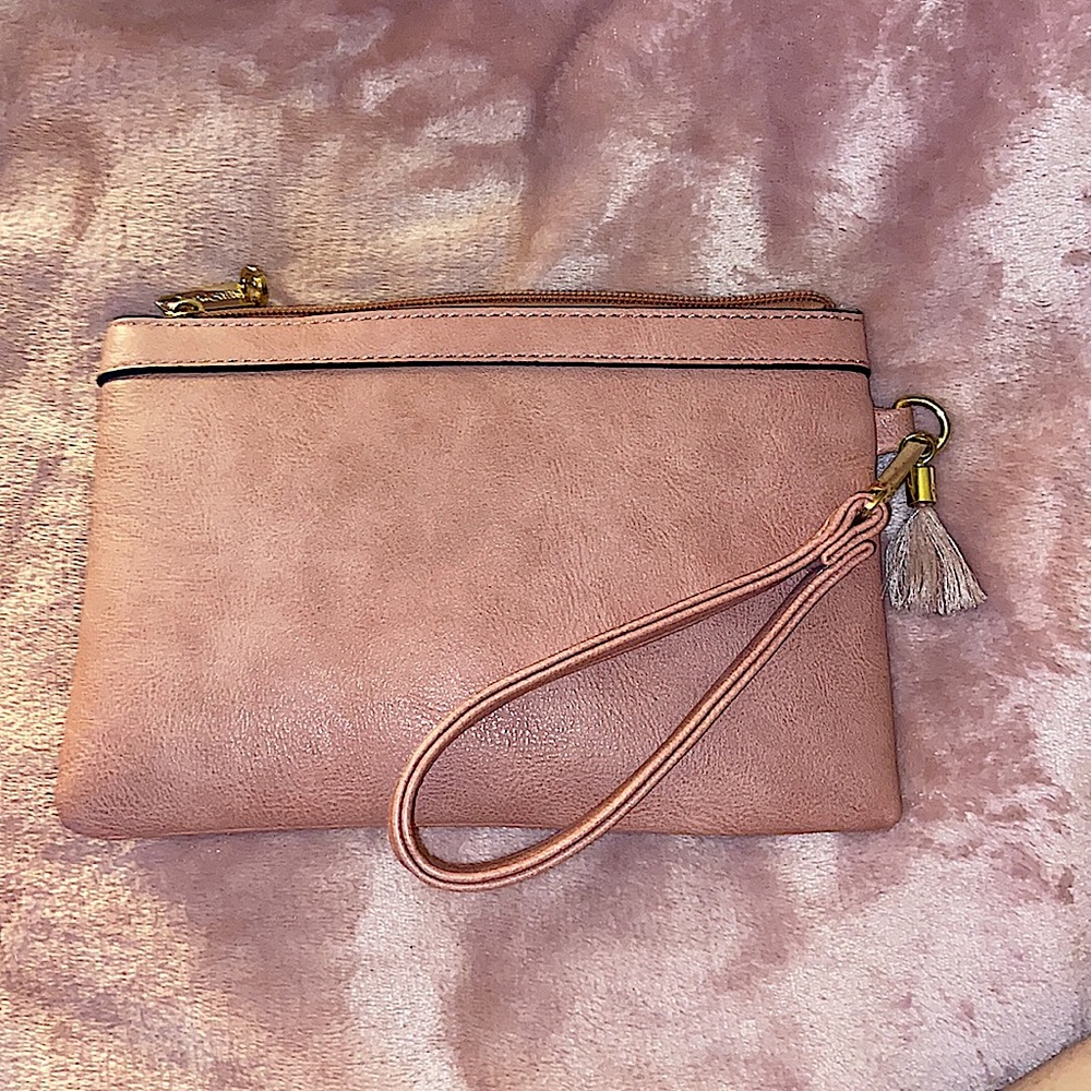 Pink Wallet ✨✨ - Picture 3 of 4